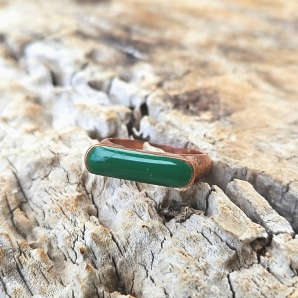 Art Decco Saddle Ring w/ Chalcedony Stone - Picture 4 of 5
